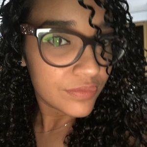 Meet your Posher, Alvidaliz